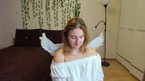 Snapshot of elsa_hot_here chatting on 11.02.25 Elsa online show from 11.02.25