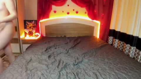 Snapshot of elsa_hot_here chatting on 12.15.25 Elsa online show from 12.15.25