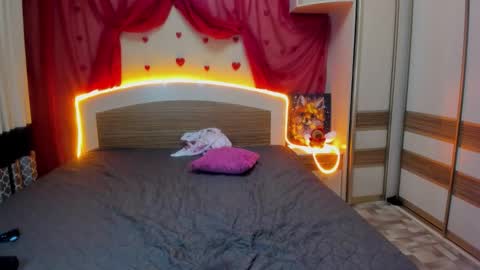 Snapshot of elsa_hot_here chatting on 01.10.26 Elsa online show from 01.10.26