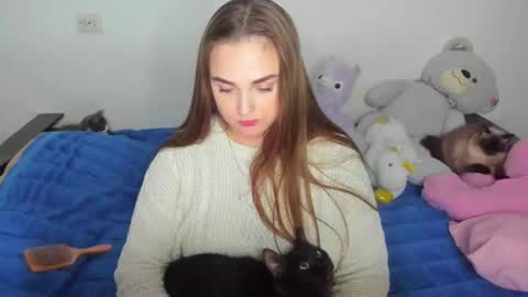 Snapshot of elsamails chatting on 09.17.25 Elsa online show from 09.17.25