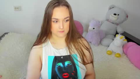 Snapshot of elsamails chatting on 09.21.25 Elsa online show from 09.21.25