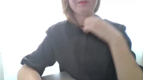 Snapshot of elsamartinez chatting on 09.26.25 ElsaMartinez online show from 09.26.25