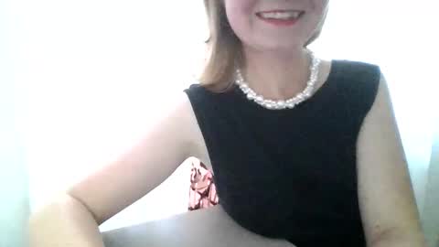 Snapshot of elsamartinez chatting on 09.29.25 ElsaMartinez online show from 09.29.25