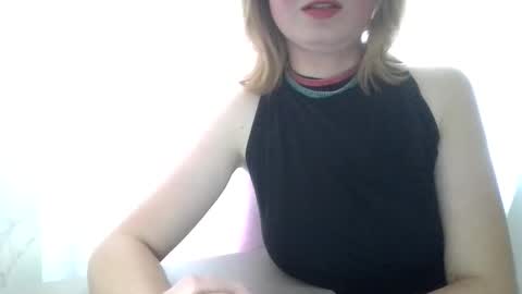 Snapshot of elsamartinez chatting on 10.04.25 ElsaMartinez online show from 10.04.25