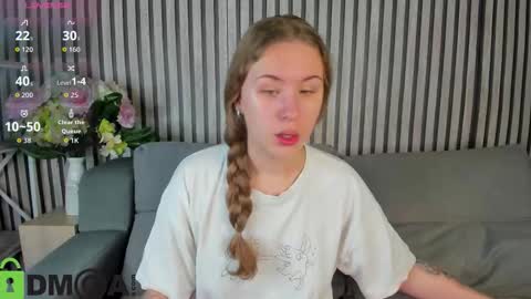 Snapshot of elsie_cutties chatting on 10.04.25 Elsie online show from 10.04.25