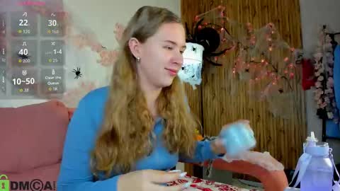 Snapshot of elsie_cutties chatting on 10.17.25 Elsie online show from 10.17.25