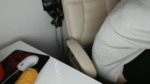 Snapshot of elssa_rush chatting on 03.05.25 elssa_rush online show from 03.05.25