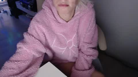 Snapshot of elssa_rush chatting on 12.05.25 elssa_rush online show from 12.05.25