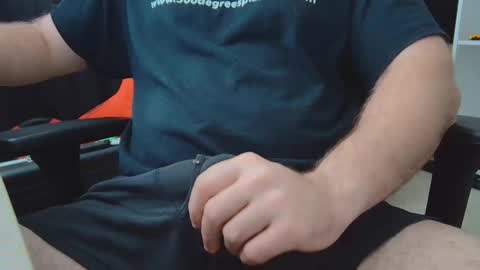 Snapshot of eltanke2206 chatting on 11.19.25 alexgarg online show from 11.19.25