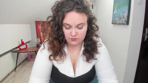 elvirajones online show from 02.23.26