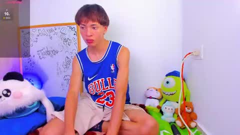  E  L  Y   K  I  N  G   online show from 07.07.26