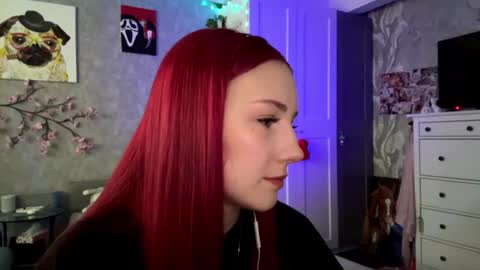 Snapshot of elya_mur chatting on 06.18.26 Elya online show from 06.18.26