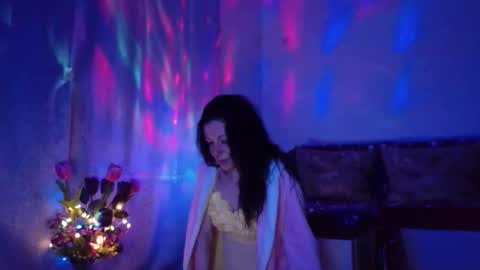 Elisa online show from 01.28.25