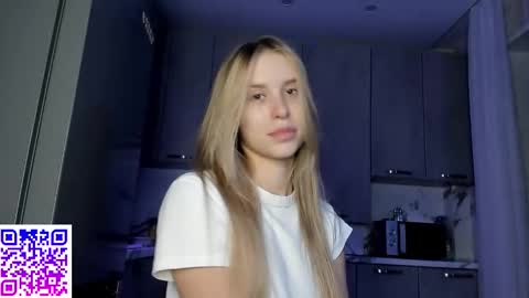 Elysia online show from 10.10.25