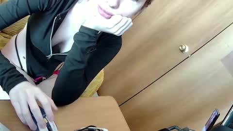 Snapshot of elza_com chatting on 02.24.26 Elza Kom online show from 02.24.26