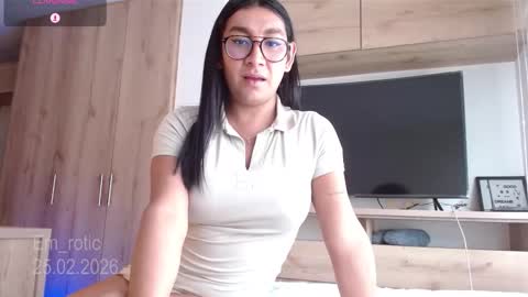 Snapshot of em_rotic chatting on 02.25.26 Emilia online show from 02.25.26