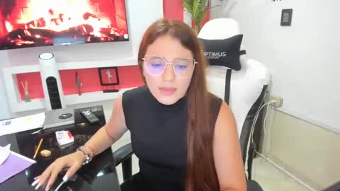 Snapshot of ema_04 chatting on 01.08.25 Estefany Martinez Acua INSTAGRAM ema 04oficial online show from 01.08.25