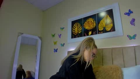 Snapshot of ema_garciaa chatting on 10.02.25 ema garcia  online show from 10.02.25