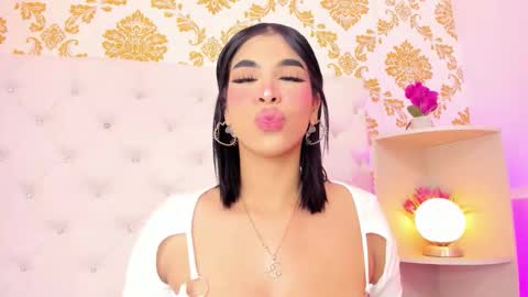 Snapshot of ema_lambert chatting on 10.21.25 Ema Lambert online show from 10.21.25