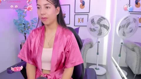 Snapshot of ema_louisx chatting on 02.13.25 Ema louisx  online show from 02.13.25