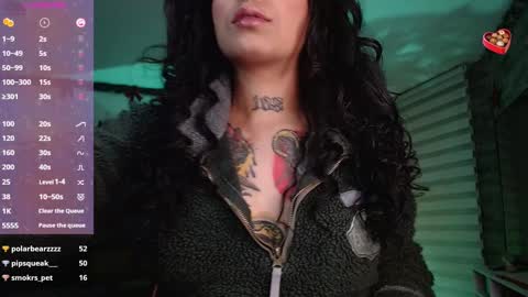 Snapshot of ema_ploxx chatting on 12.17.24 ema_ploxx online show from 12.17.24