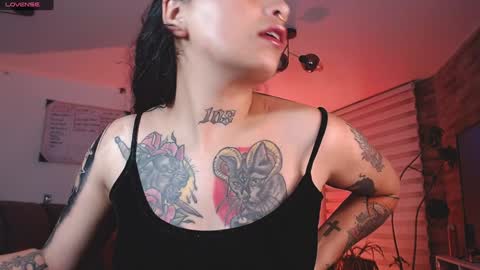 Snapshot of ema_ploxx chatting on 01.29.25 ema_ploxx online show from 01.29.25