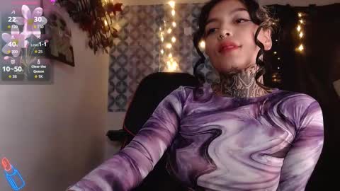 Snapshot of ema_ploxx chatting on 09.09.25 ema_ploxx online show from 09.09.25