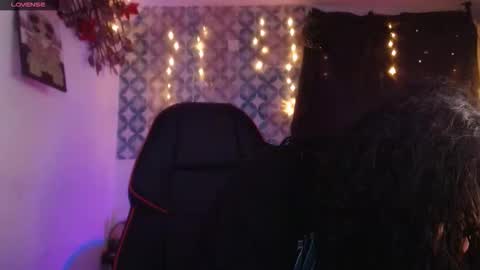 Snapshot of ema_ploxx chatting on 10.03.25 ema_ploxx online show from 10.03.25