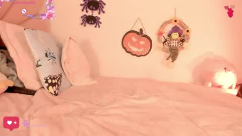 Snapshot of emasanders chatting on 10.27.25 Ana online show from 10.27.25