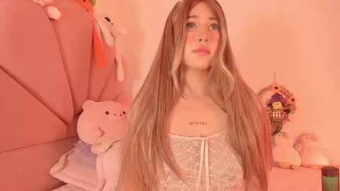 Snapshot of emasanders chatting on 11.13.25 Ana online show from 11.13.25