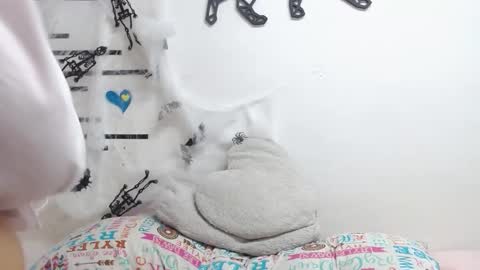 Ema Walker online show from 10.26.25