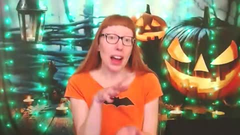 Snapshot of ember_starleena chatting on 10.30.25 Ember Starleena online show from 10.30.25