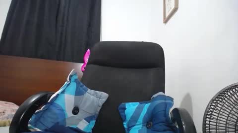 Snapshot of ember_wanda_ chatting on 02.28.25 Ember and Wanda online show from 02.28.25