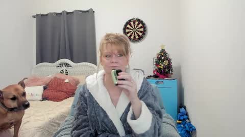 Snapshot of emberpheonixxx chatting on 12.19.24 Ember Pheonixxx online show from 12.19.24