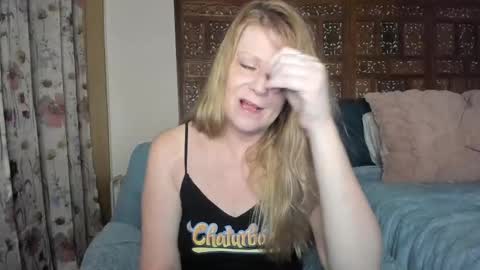 Snapshot of emberpheonixxx chatting on 09.19.25 Ember Pheonixxx online show from 09.19.25