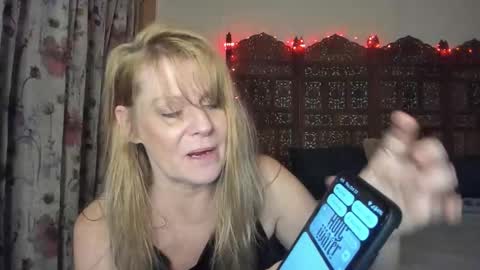 Snapshot of emberpheonixxx chatting on 10.23.25 Ember Pheonixxx online show from 10.23.25