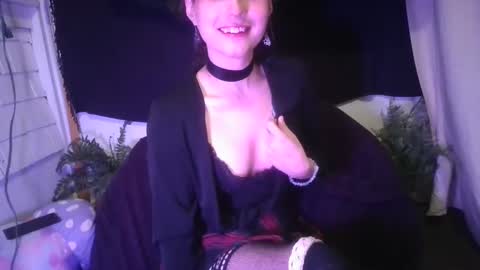 Snapshot of embers_of_eternity chatting on 12.03.24 Ellie online show from 12.03.24