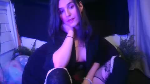 Snapshot of embers_of_eternity chatting on 12.25.24 Ellie online show from 12.25.24