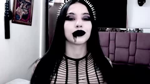 Emerald Black online show from 01.25.25