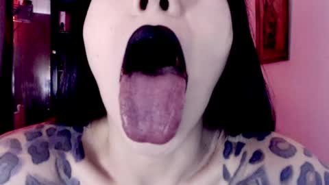 Emerald Black online show from 06.04.26