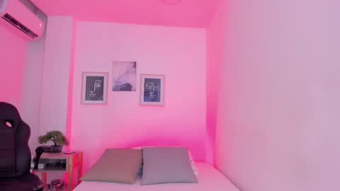 emelie_89 online show from 02.11.25