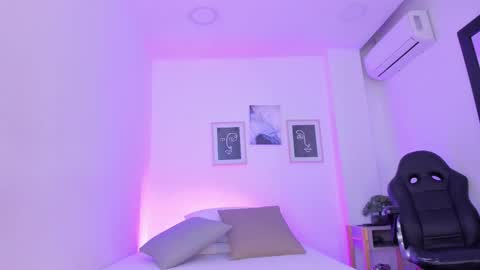 emelie_89 online show from 02.19.25