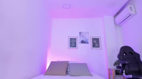 emelie_89 online show from 02.21.25