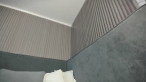 emelie_89 online show from 06.12.26