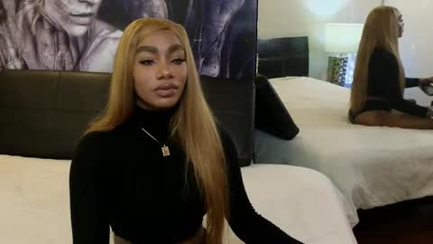 anyelii  online show from 12.22.25