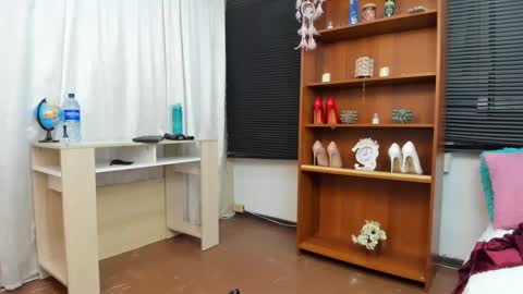 Snapshot of emely_garcia chatting on 12.05.24 Emely   online show from 12.05.24