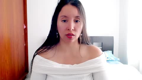 emely_sexx online show from 01.14.25