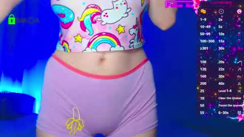 Snapshot of emelycrystal chatting on 11.16.25 Emely online show from 11.16.25