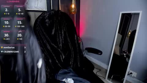 Snapshot of emeralda_co chatting on 10.25.25 Esmeralda online show from 10.25.25