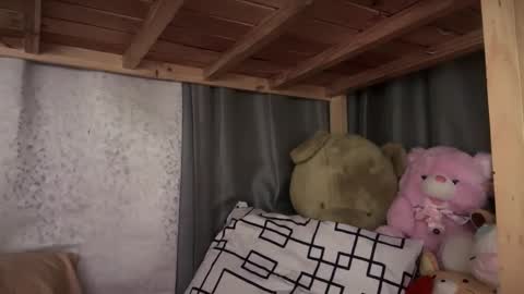 Emerald online show from 10.13.25